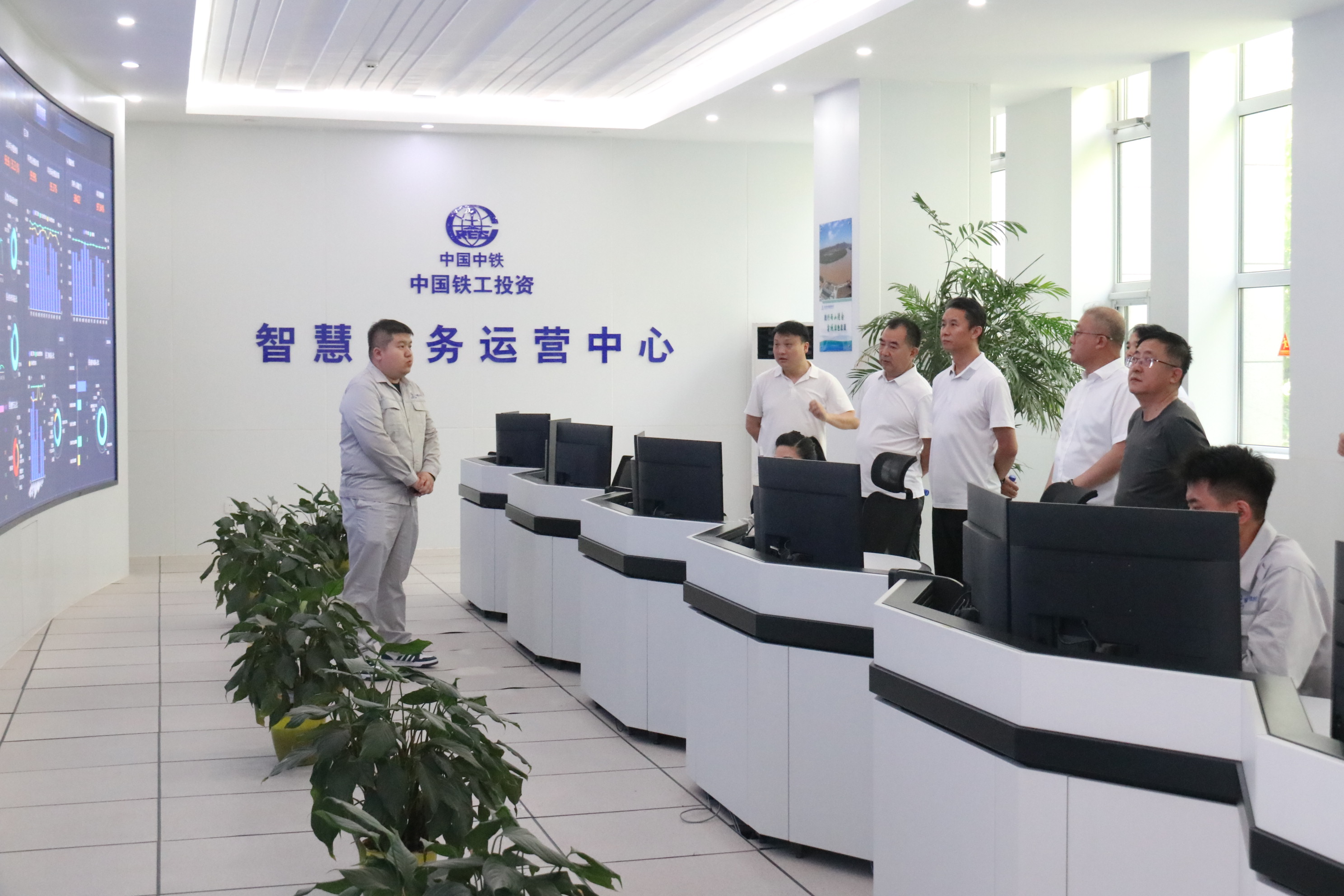 中国铁工投资外部董事赴银川调研